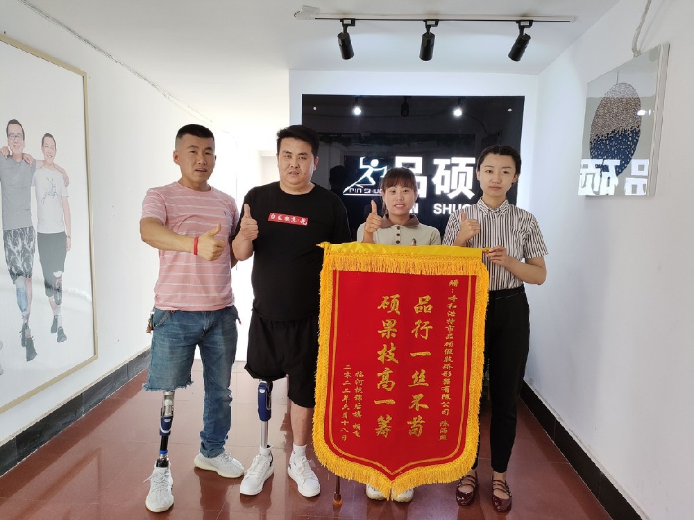 人物故事|胡飛：走自己的路，做自己的英雄